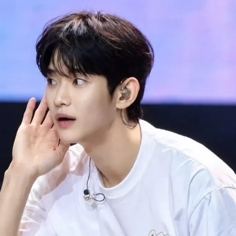 Behind-the-scenes cut of Kim Soohyun