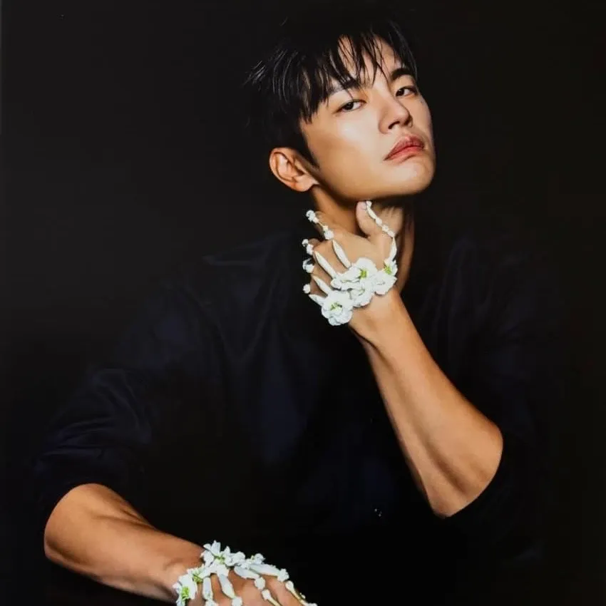 Recent activity shot of Seo Inguk