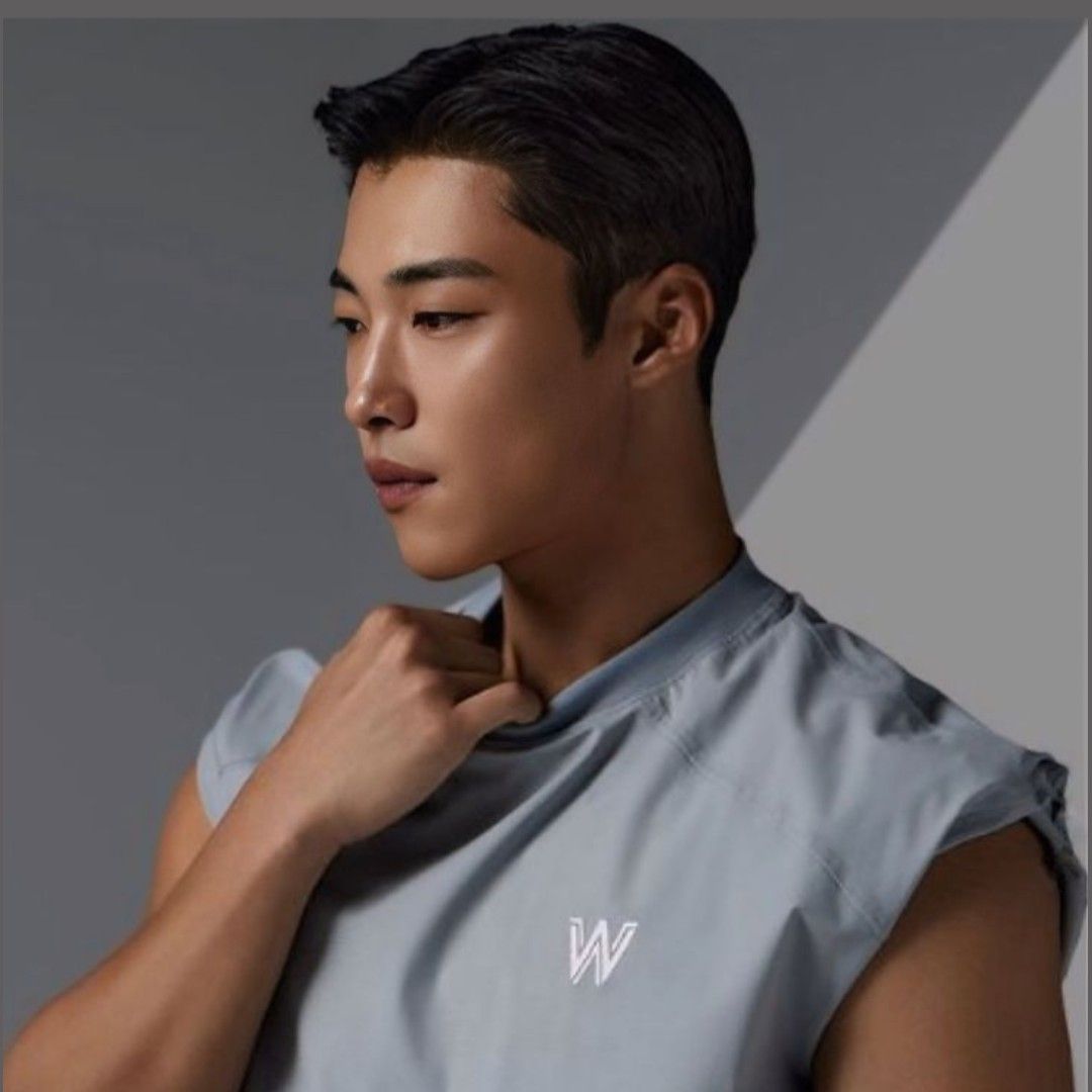 A moment captured by a fan of Woo Dohwan