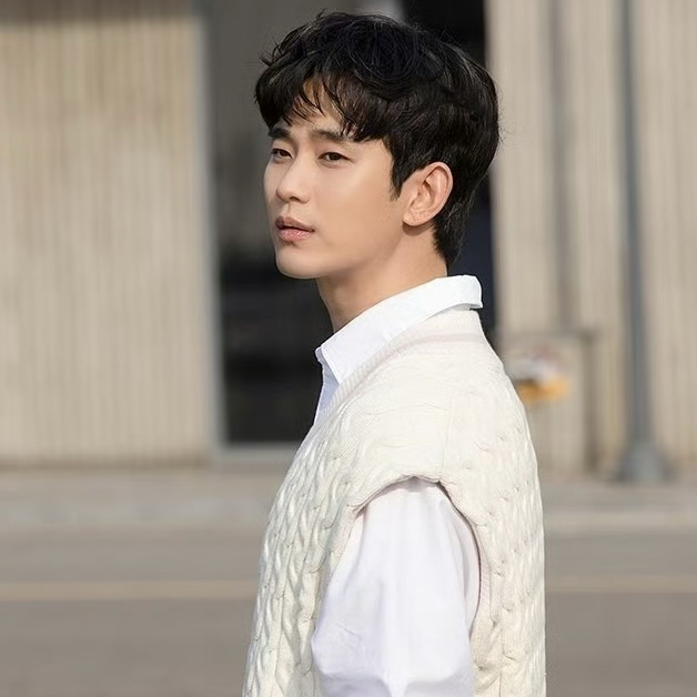 A moment captured by a fan of Kim Soohyun