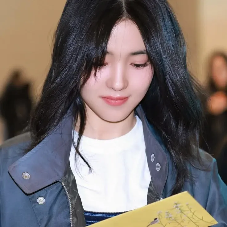 Behind-the-scenes cut of Kim Taeri