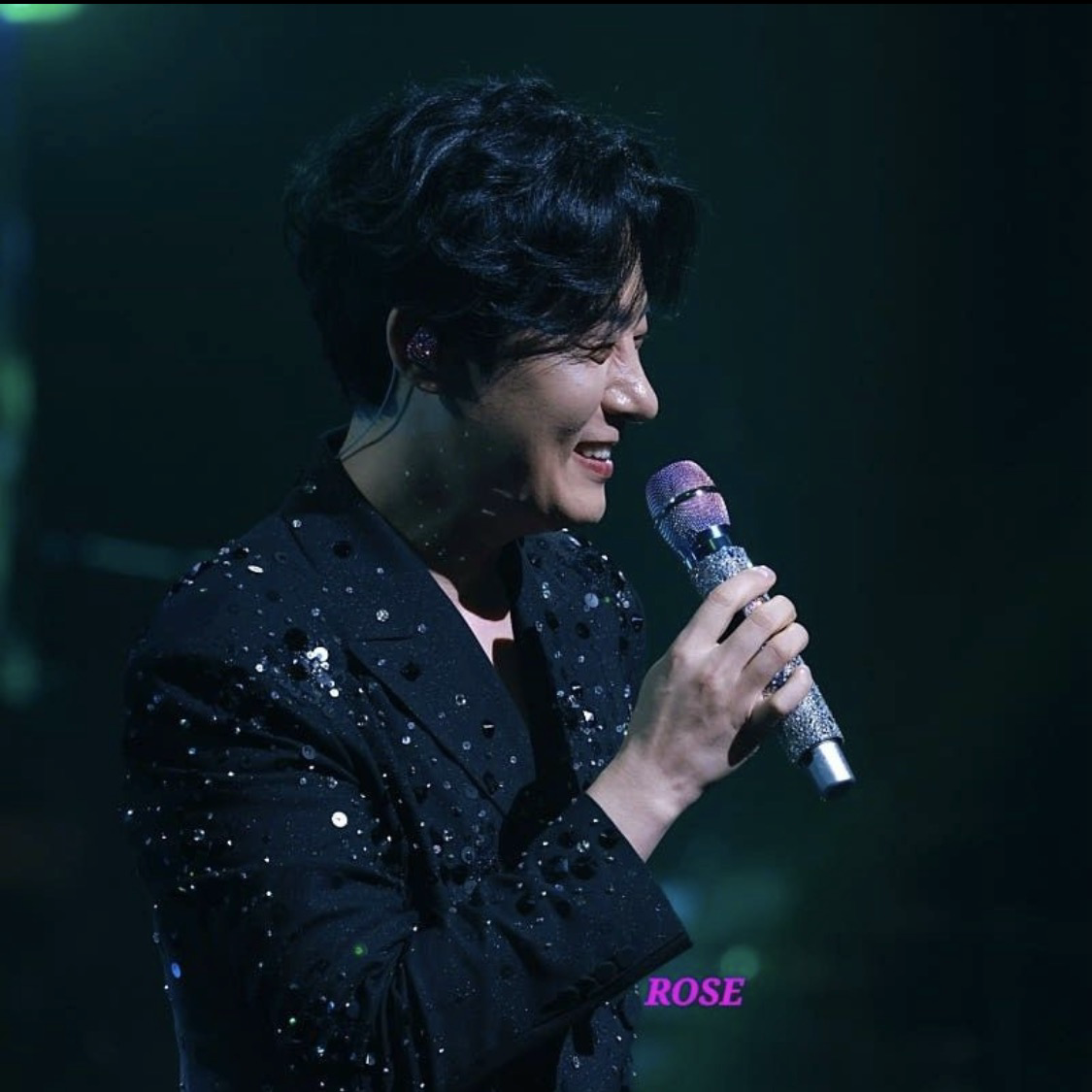 A moment captured by a fan of Kang Moonkyung