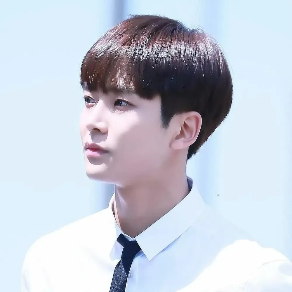 로운의 비하인드 컷