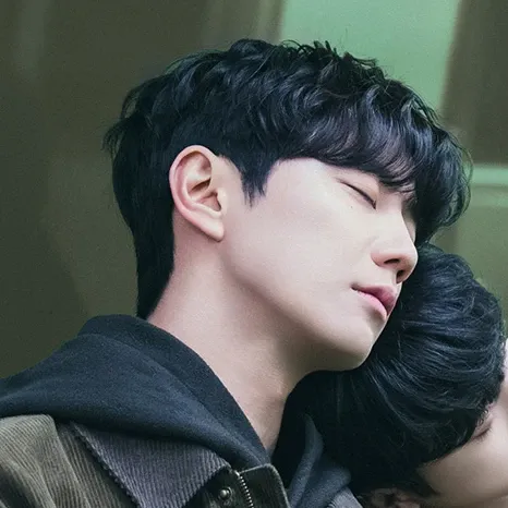 Behind-the-scenes cut of Lee Junyoung