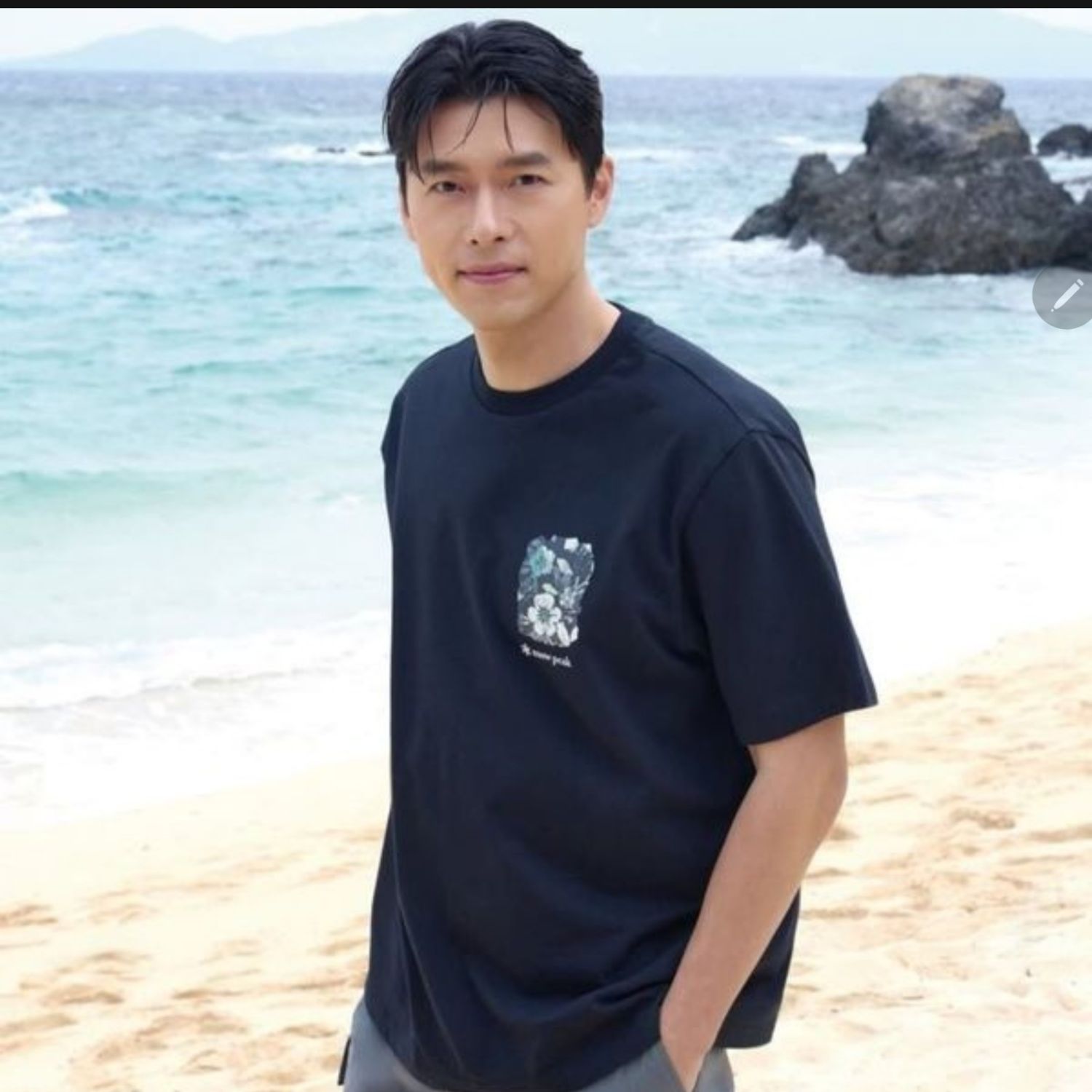 Foto terbaru dari Hyun Bin