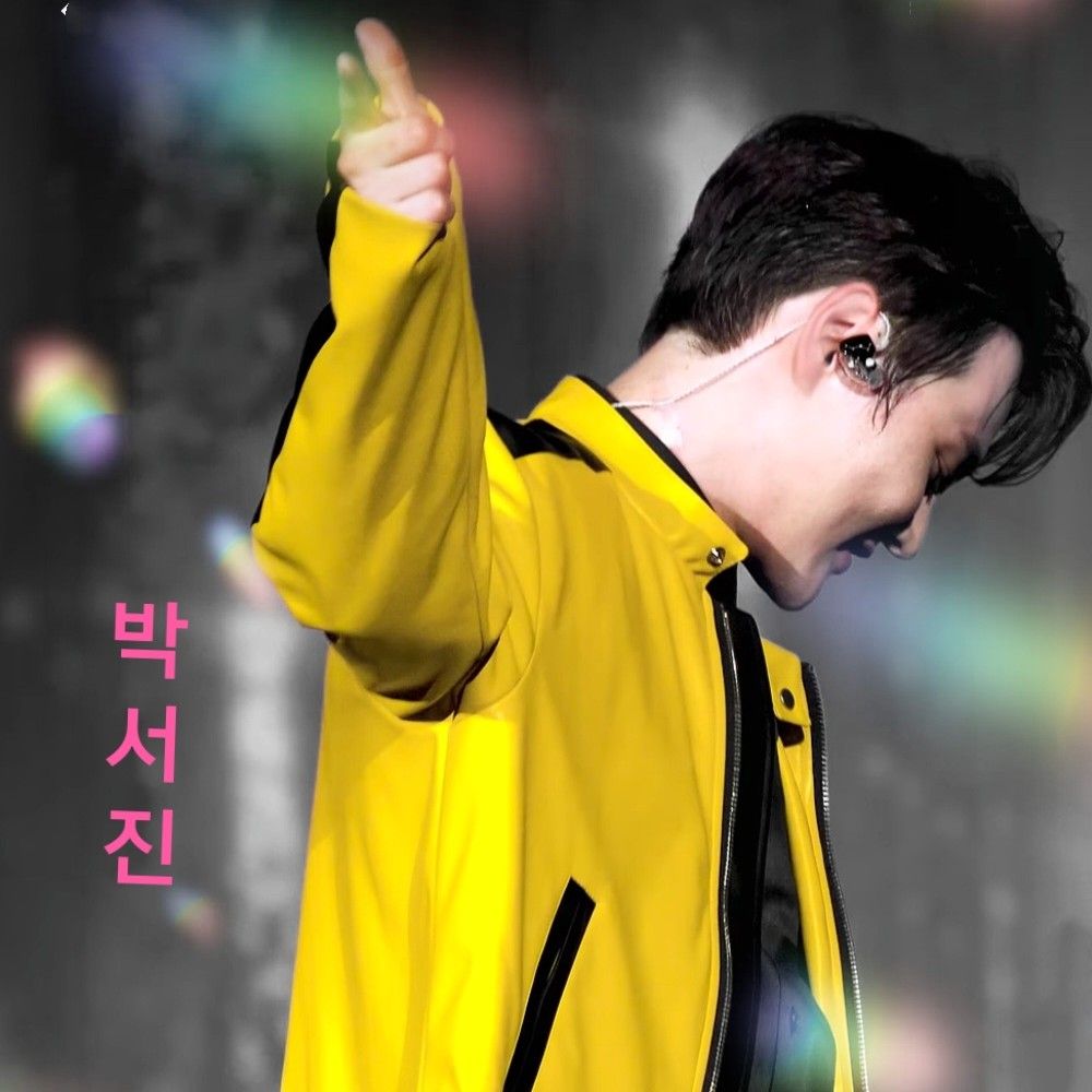 朴瑞镇的最新照片