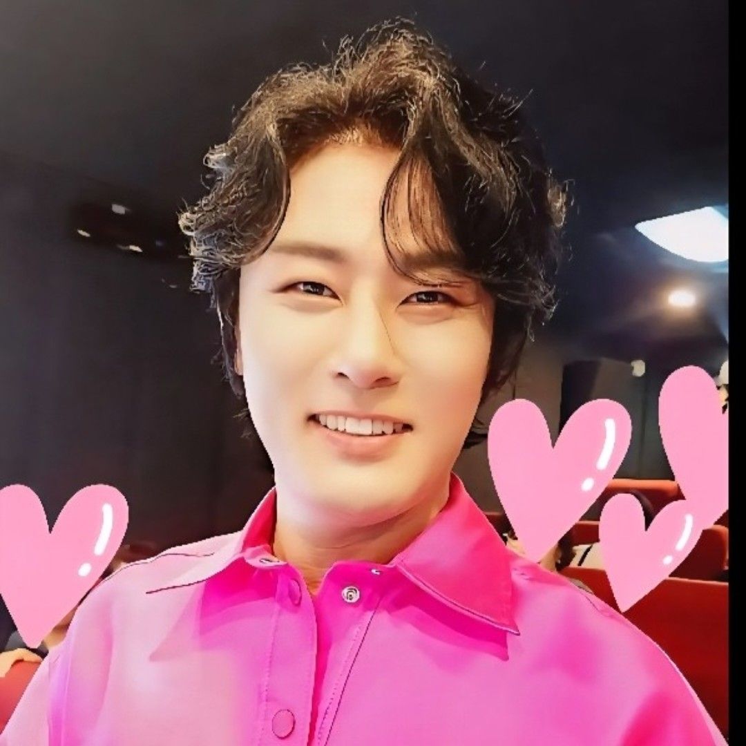 A moment captured by a fan of Kang Moonkyung