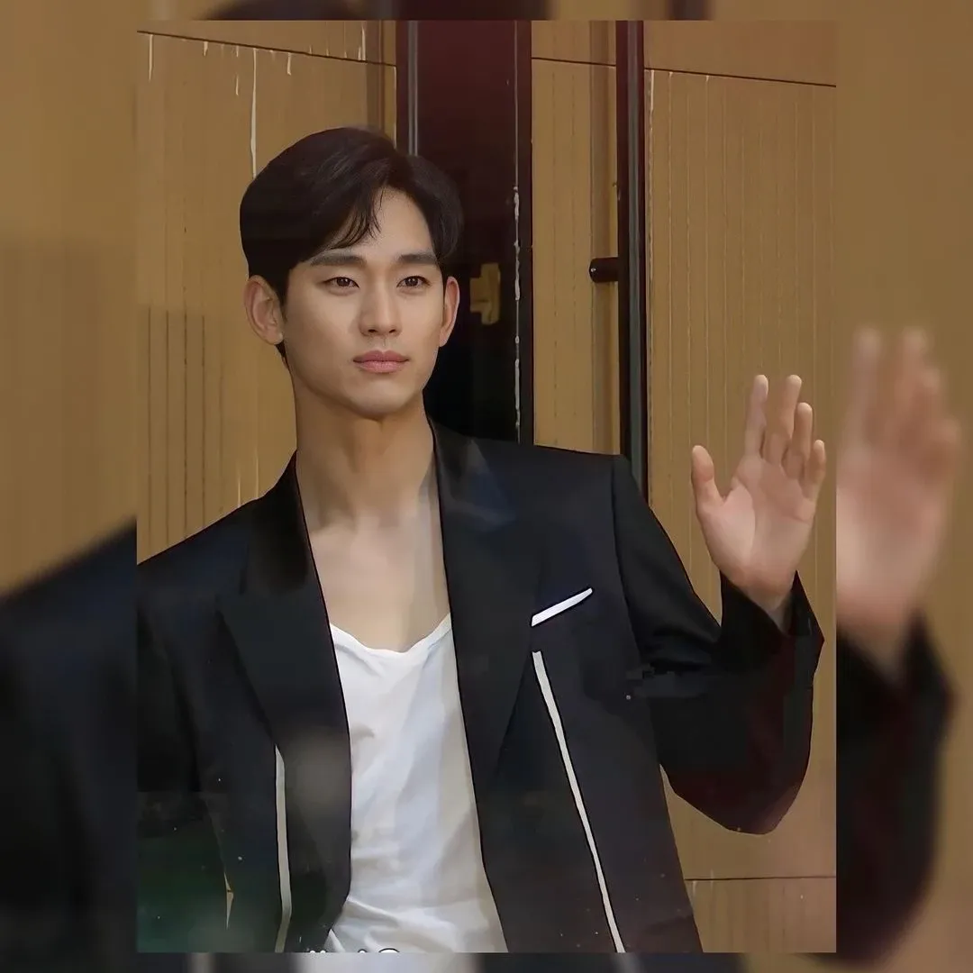 Latest photo of Kim Soohyun