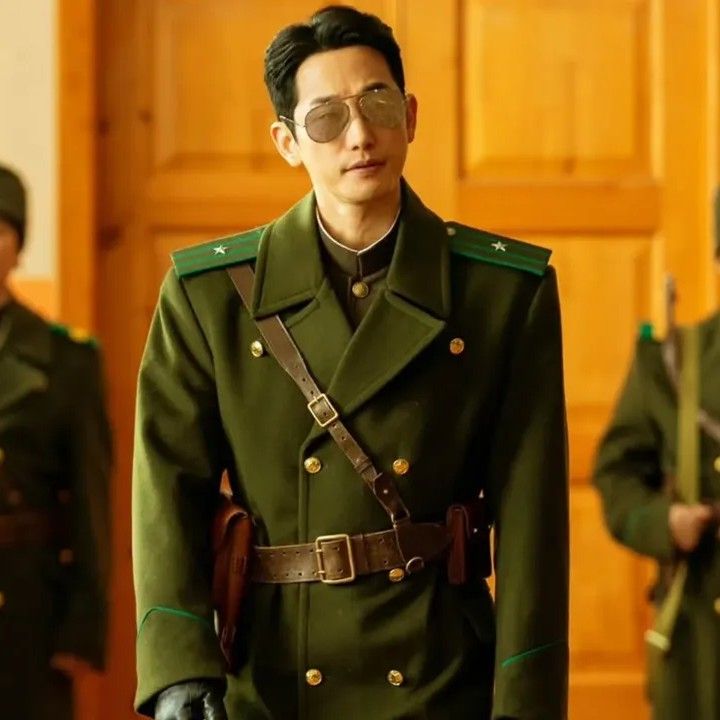 Behind-the-scenes cut of Park Sihoo