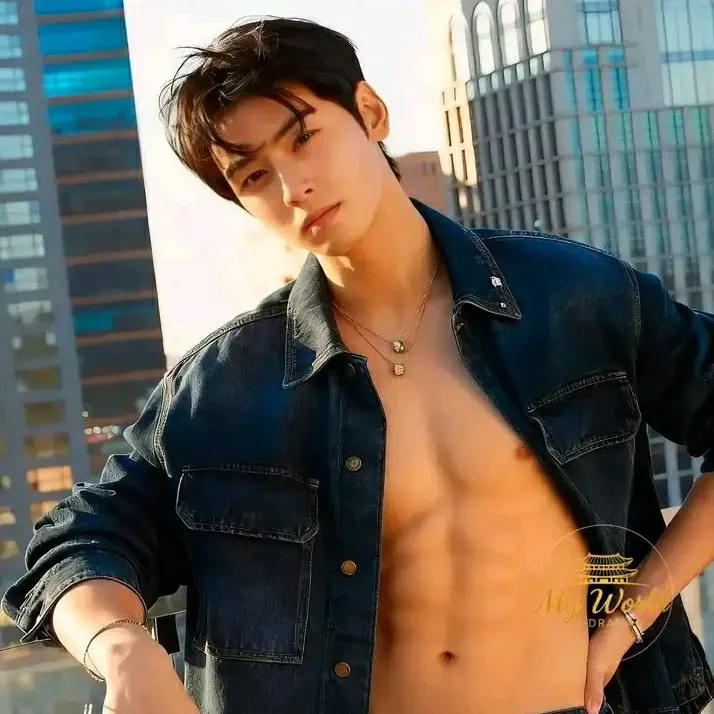 Behind-the-scenes cut of Cha Eunwoo