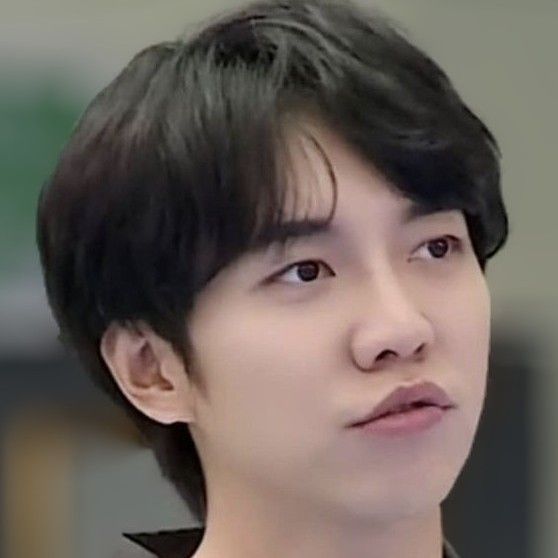 A moment captured by a fan of Lee Seunggi