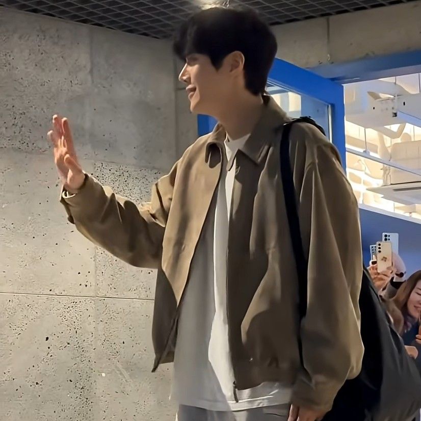 A moment captured by a fan of Kim Seonho