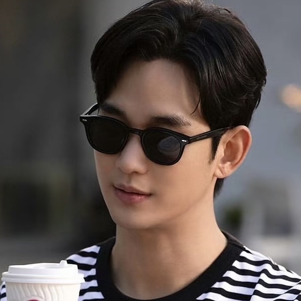 Behind-the-scenes cut of Kim Soohyun