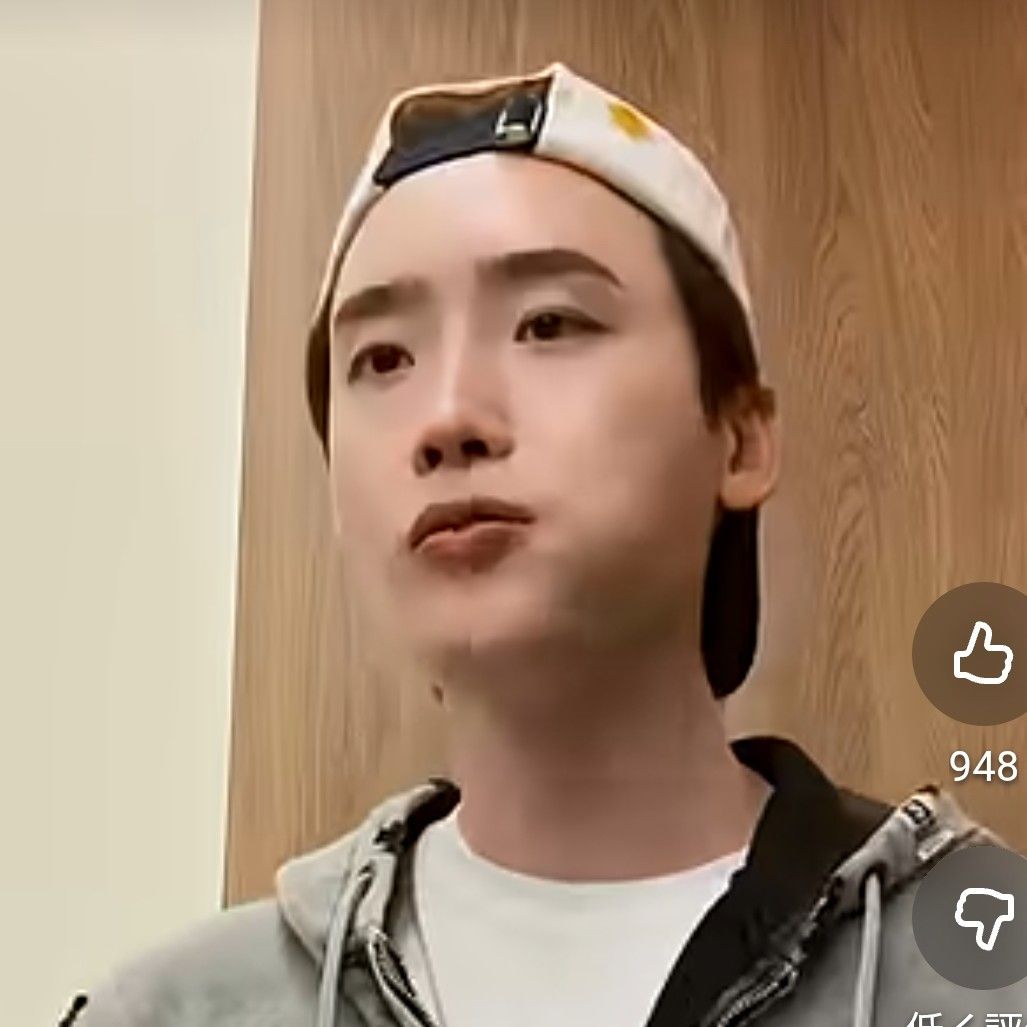 Behind-the-scenes cut of Lee Jongsuk