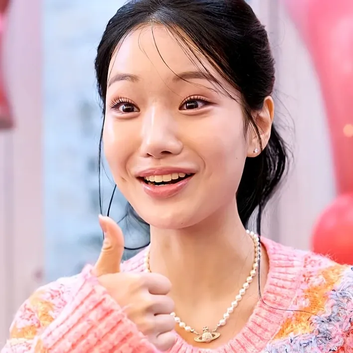 Recent activity shot of Kim Soyeon (2004)