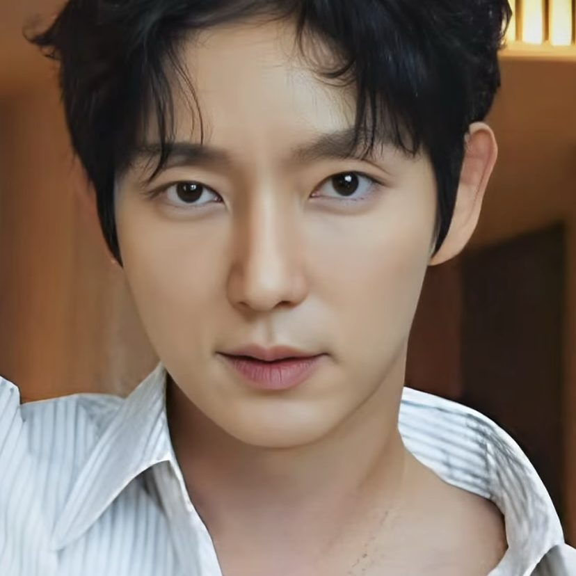 Latest photo of Lee Joongi