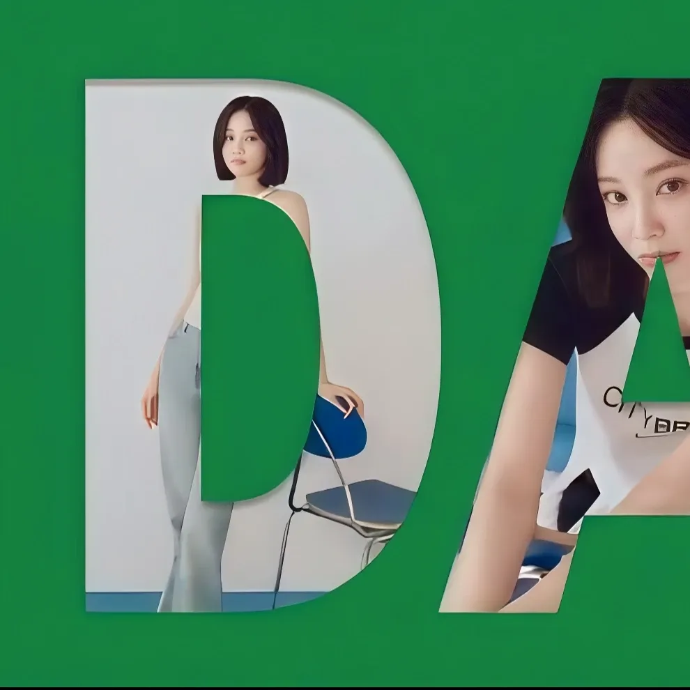 Behind-the-scenes cut of Yeonwoo