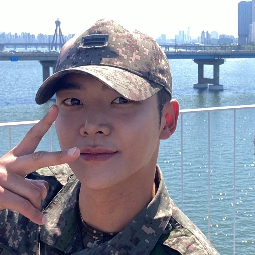 로운 최근 활동샷