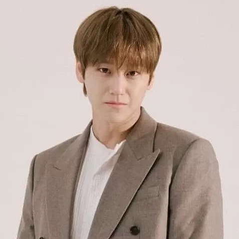 Behind-the-scenes cut of Kim Bum