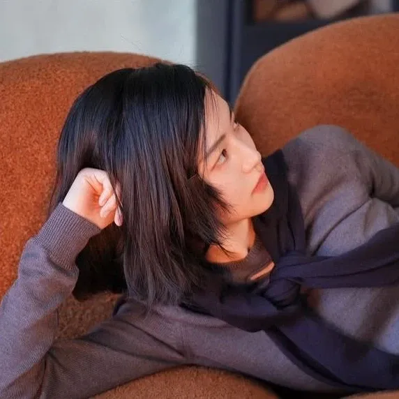 Behind-the-scenes cut of Kim Taeri