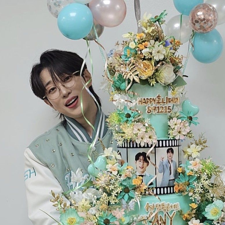 A moment captured by a fan of An Sunghoon