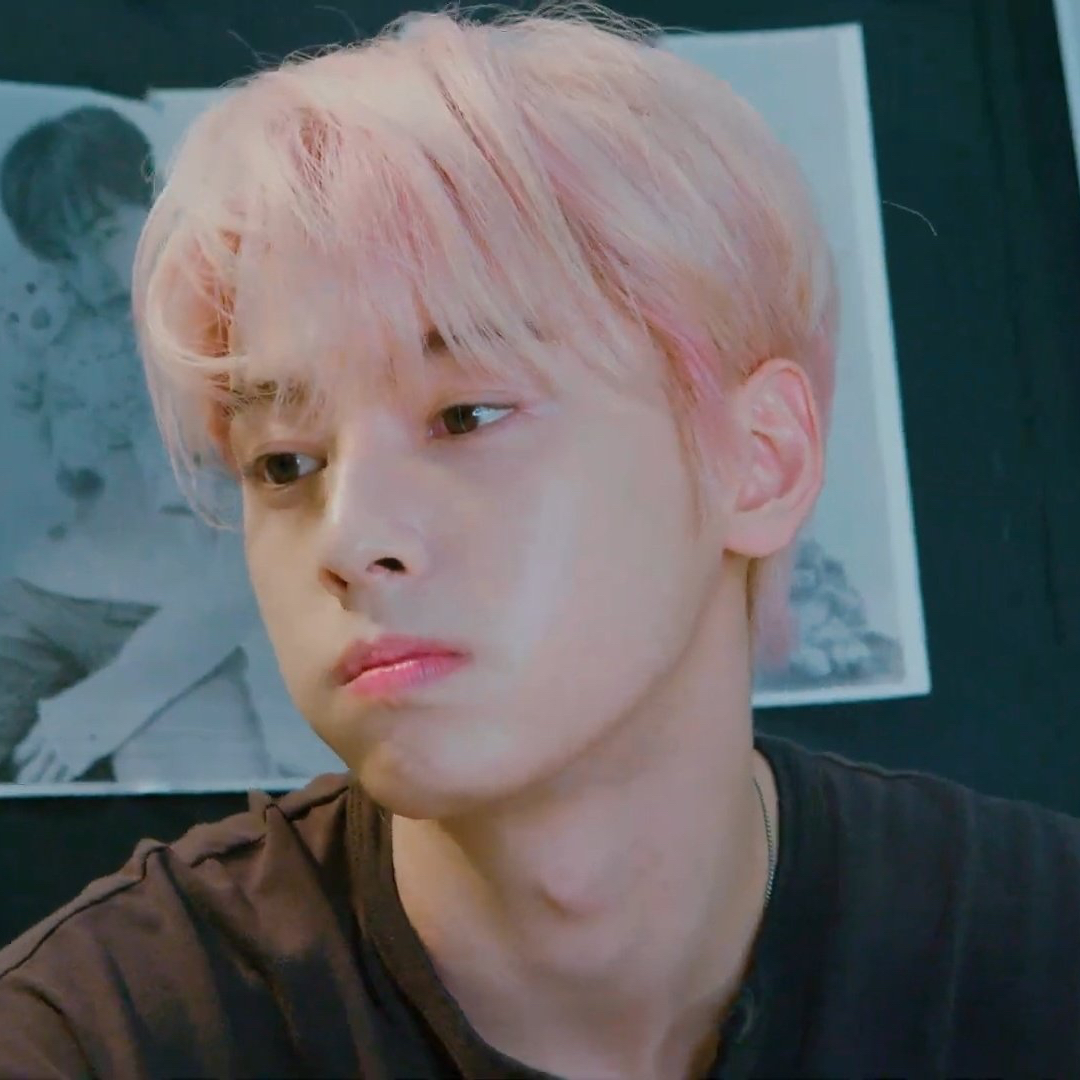 Latest photo of Cha Eunwoo