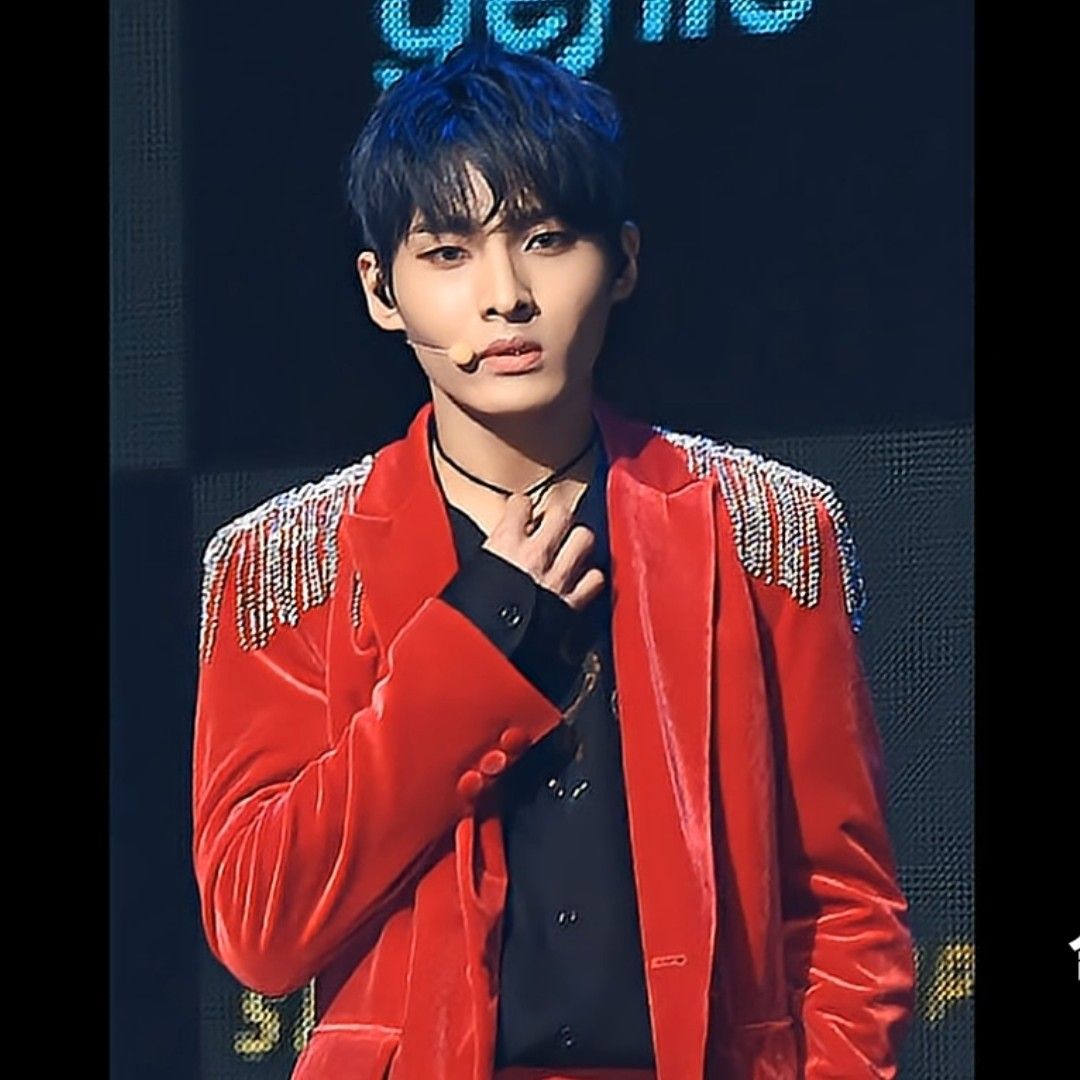 A moment captured by a fan of Seong Ri