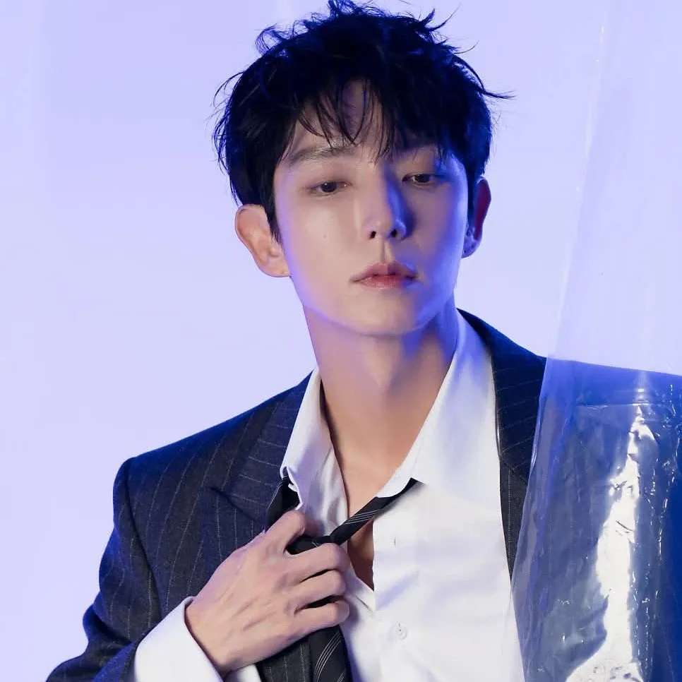 Behind-the-scenes cut of Lee Joongi