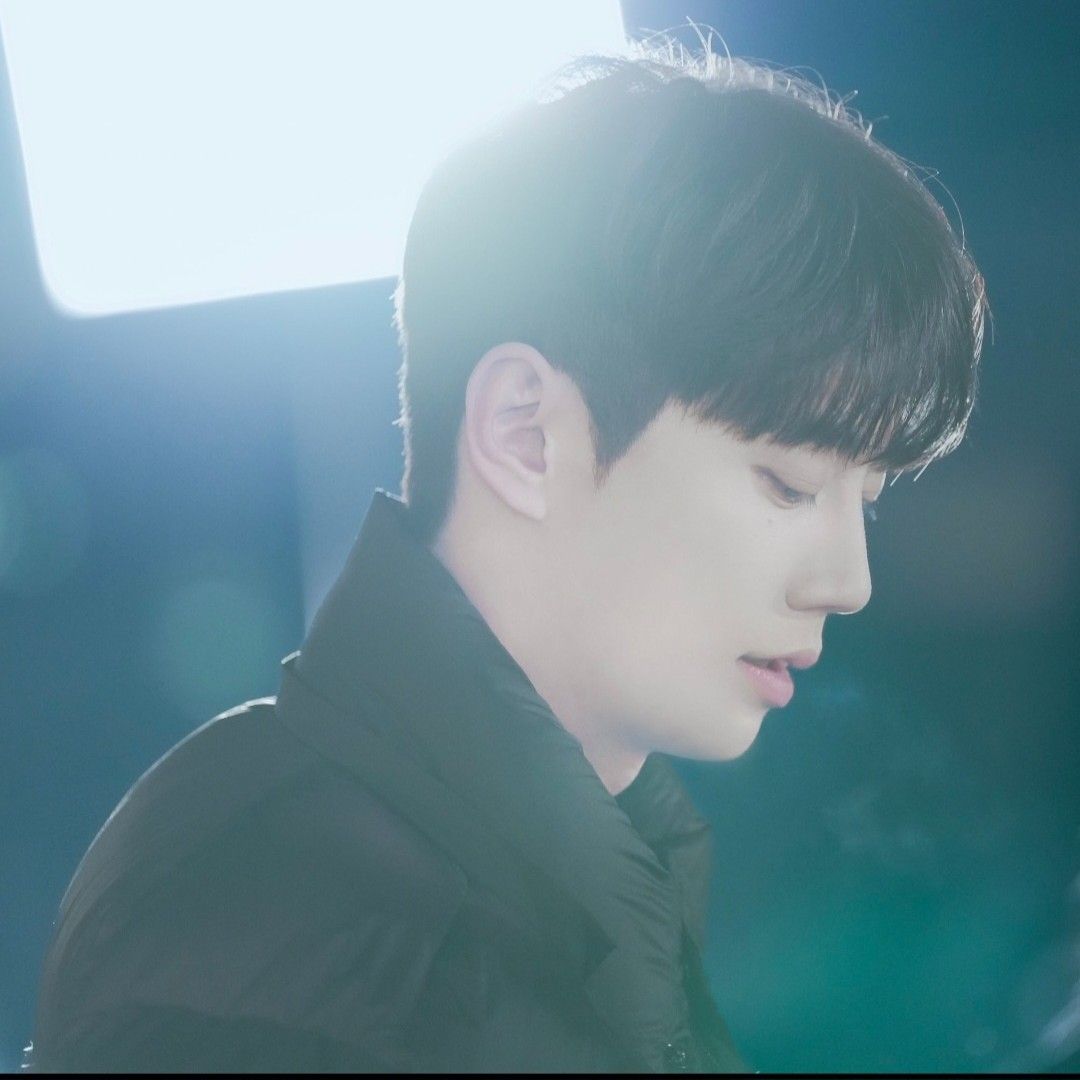 Recent activity shot of Lee Junyoung