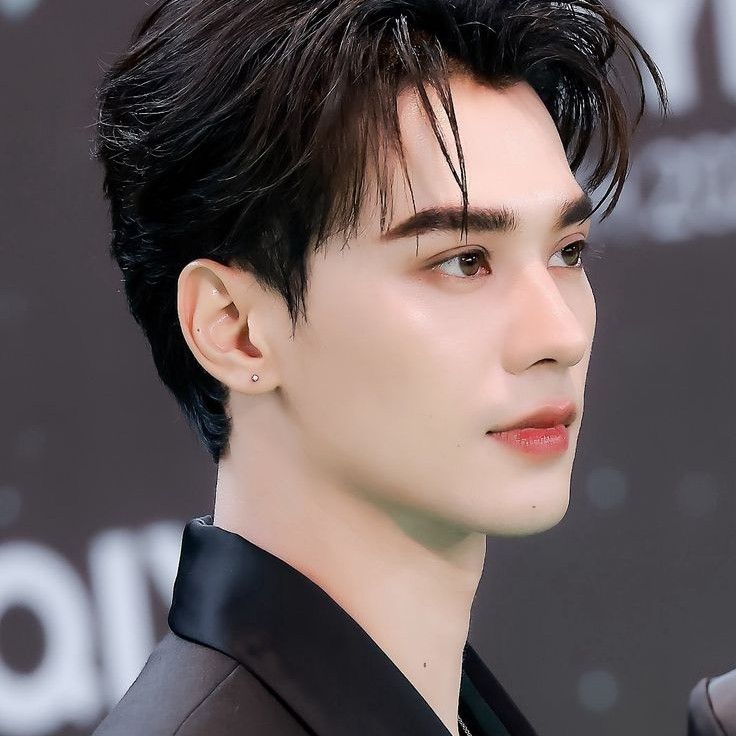 Behind-the-scenes cut of Keng