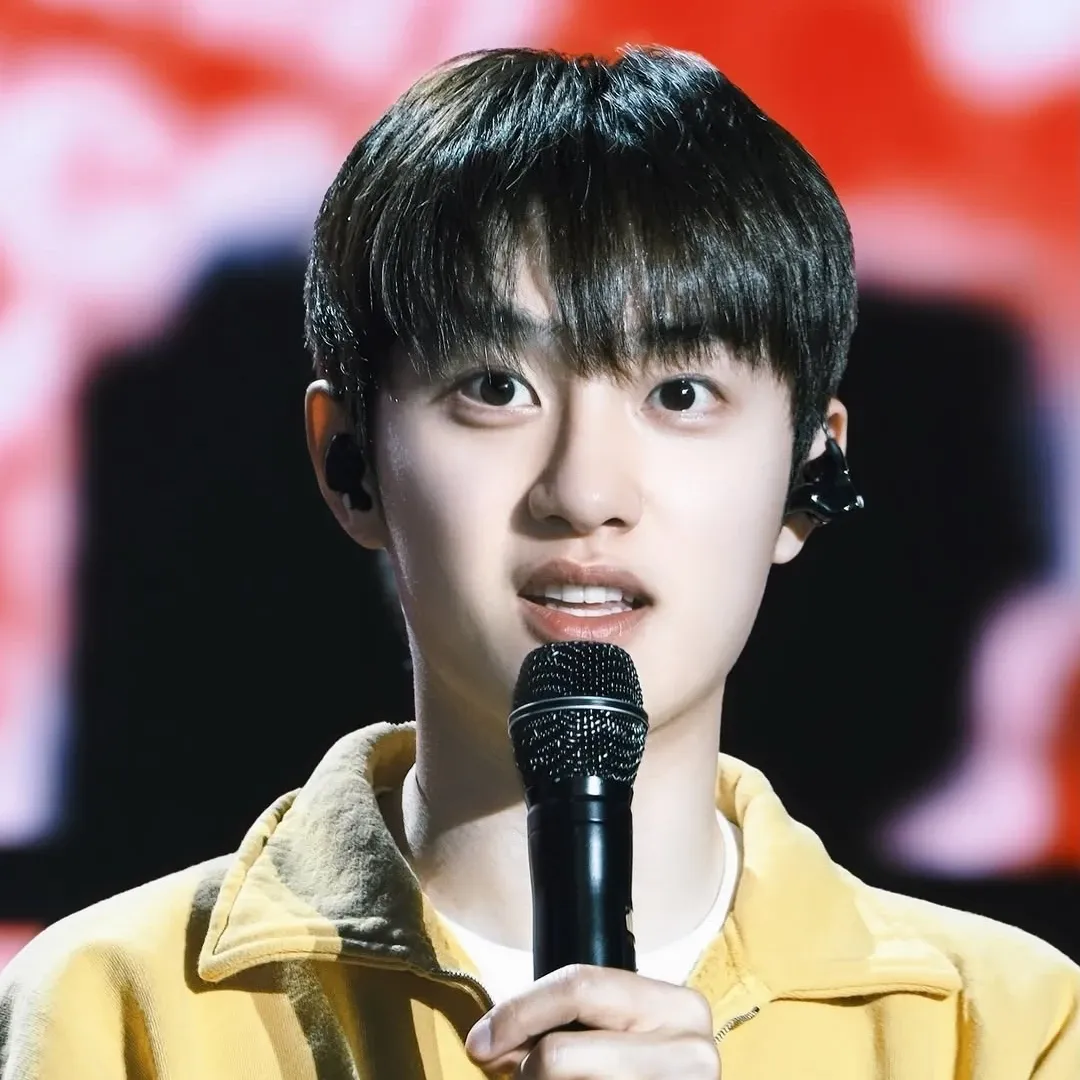 Behind-the-scenes cut of Doh Kyungsoo (D.O.)