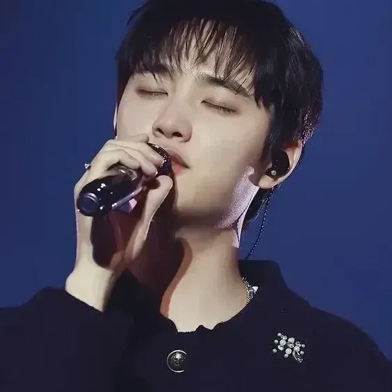 粉絲拍下的都暻秀 (D.O.)瞬間