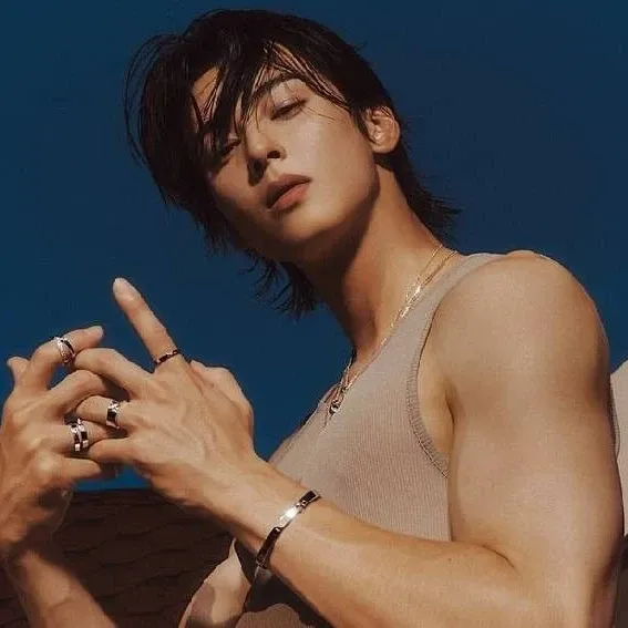 Foto kegiatan terbaru dari Cha Eunwoo