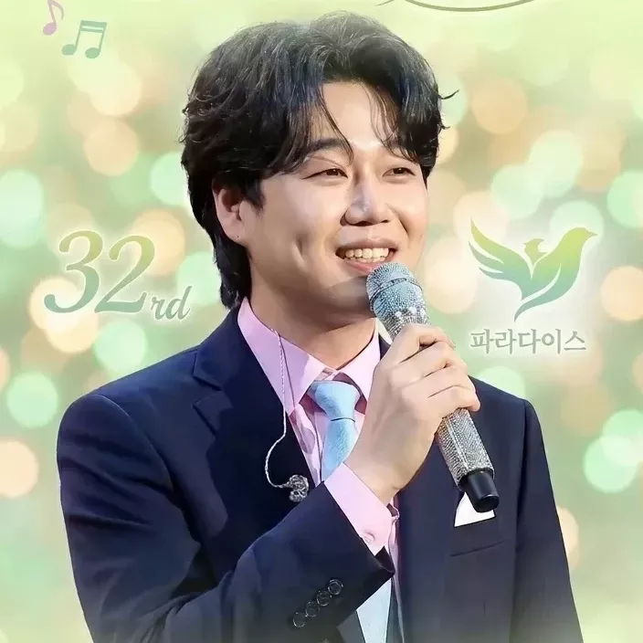 A moment captured by a fan of Hwang Youngwoong