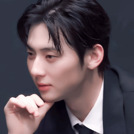 Recent activity shot of Hwang Minhyun