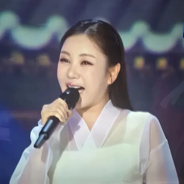 宋歌人的最新照片