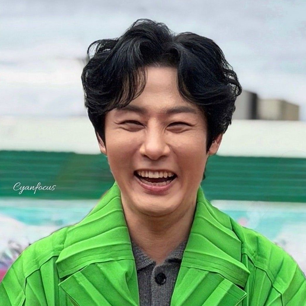 Kang Moonkyung的最新照片