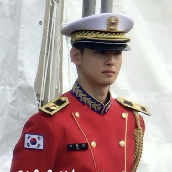 Latest photo of Cha Eunwoo