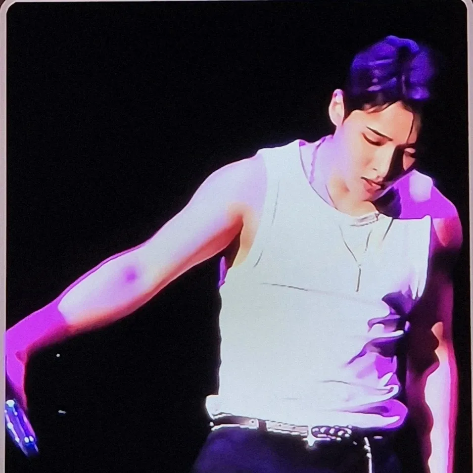 A moment captured by a fan of Seong Ri