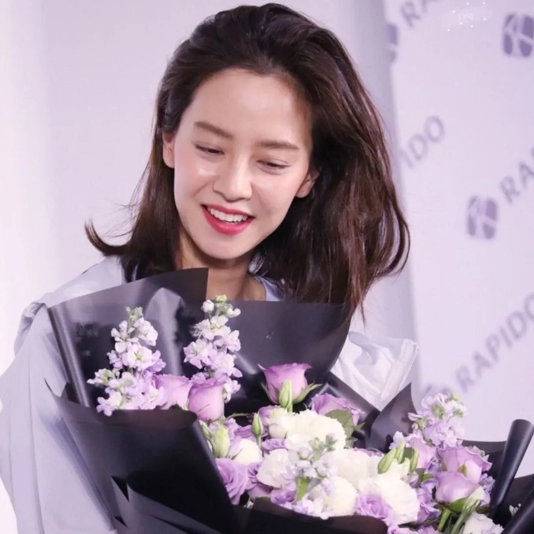 Cuplikan di balik layar dari Song Jihyo