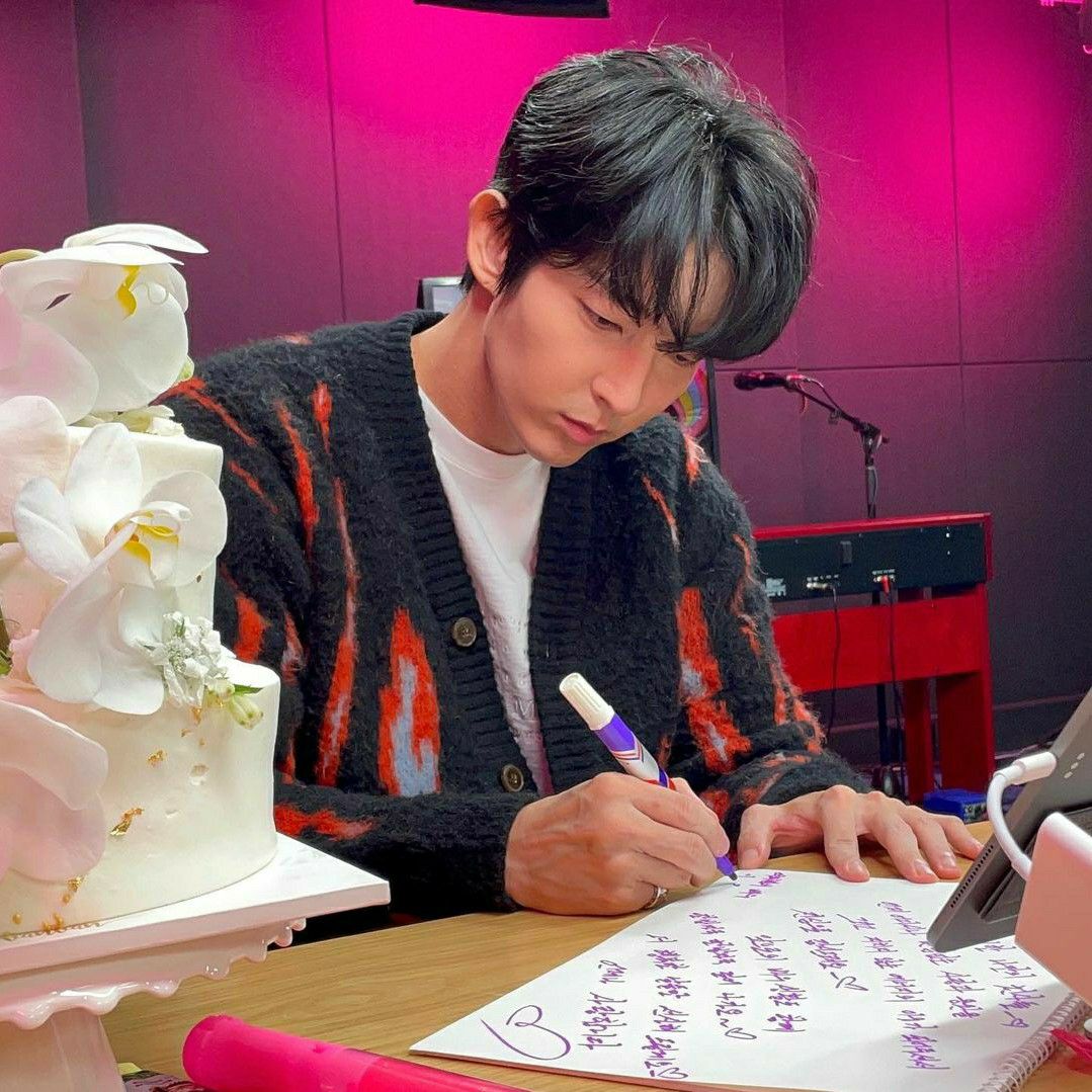 Recent activity shot of Lee Joongi