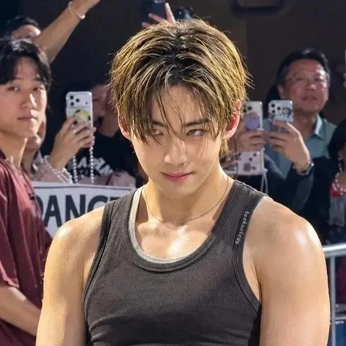 Latest photo of Kim Taehyung (V)
