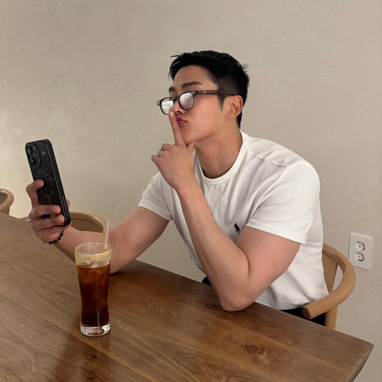 Foto kegiatan terbaru dari Rowoon