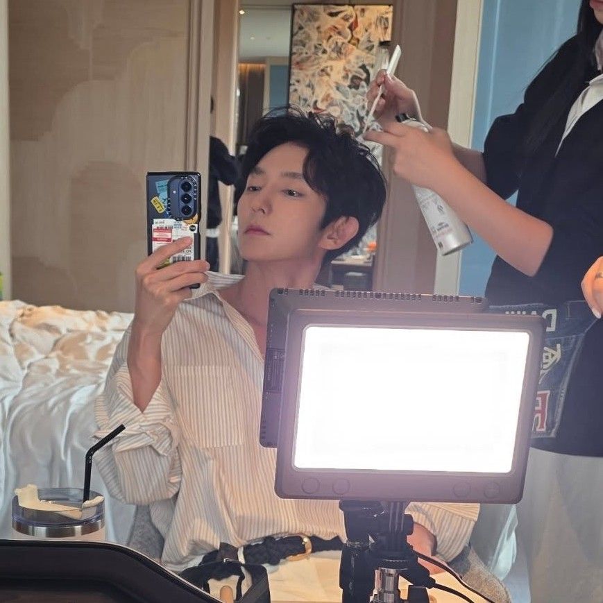 A moment captured by a fan of Lee Joongi