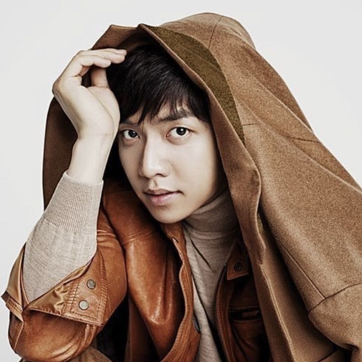 Foto terbaru dari Lee Seunggi