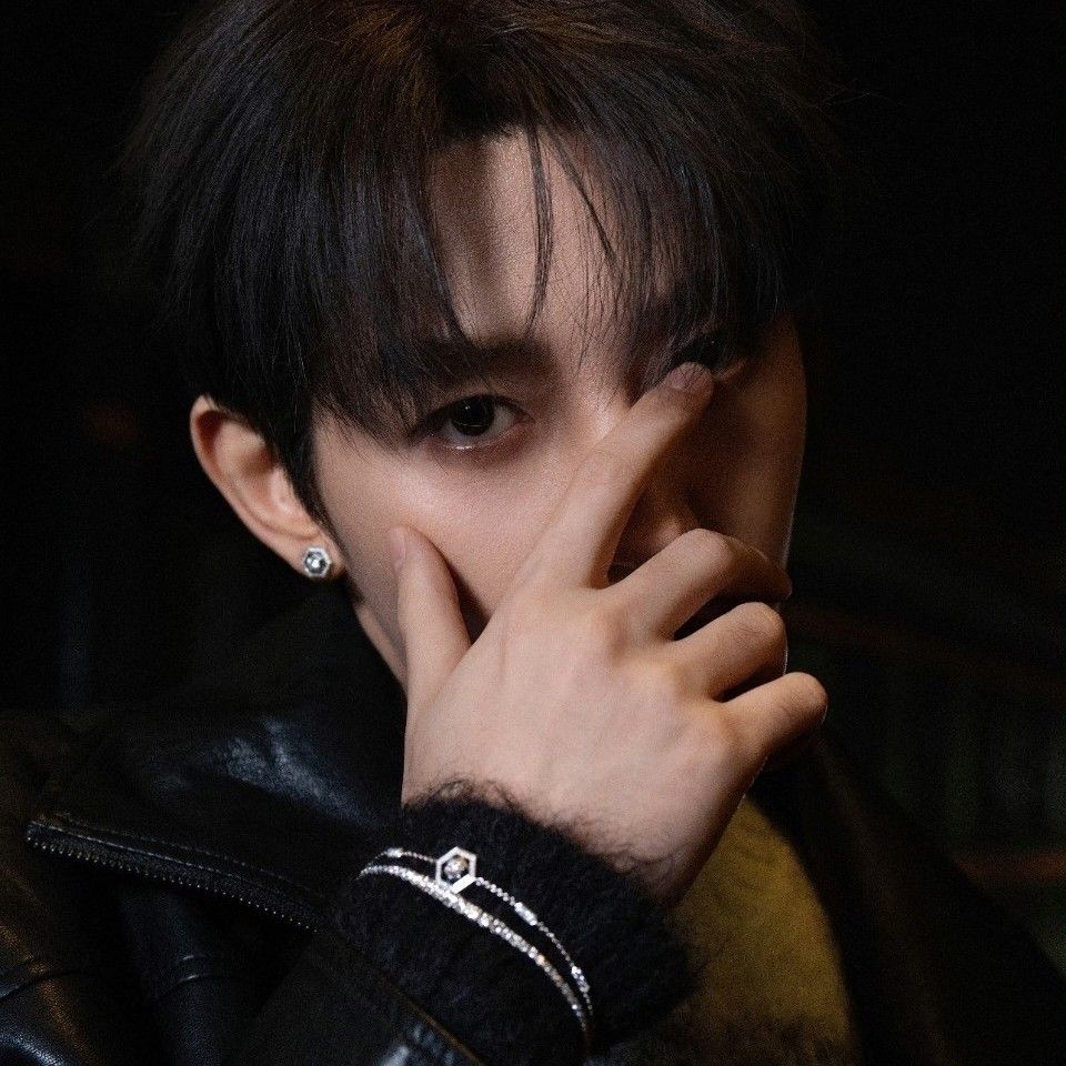 Behind-the-scenes cut of Deng Wei