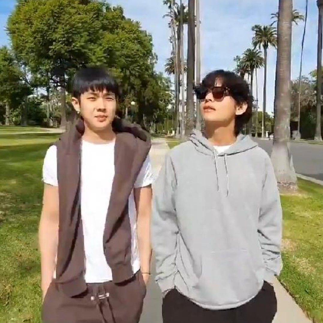 A moment captured by a fan of Choi Wooshik