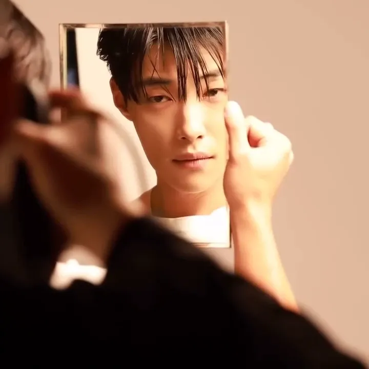 Behind-the-scenes cut of Woo Dohwan