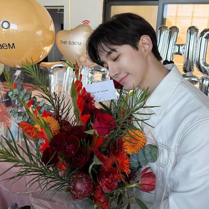 イ・ジュノのビハインドカット