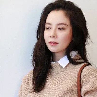 Cuplikan di balik layar dari Song Jihyo